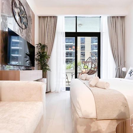 Charming Studio With Balcony In Azizi Riviera Дубай Екстериор снимка